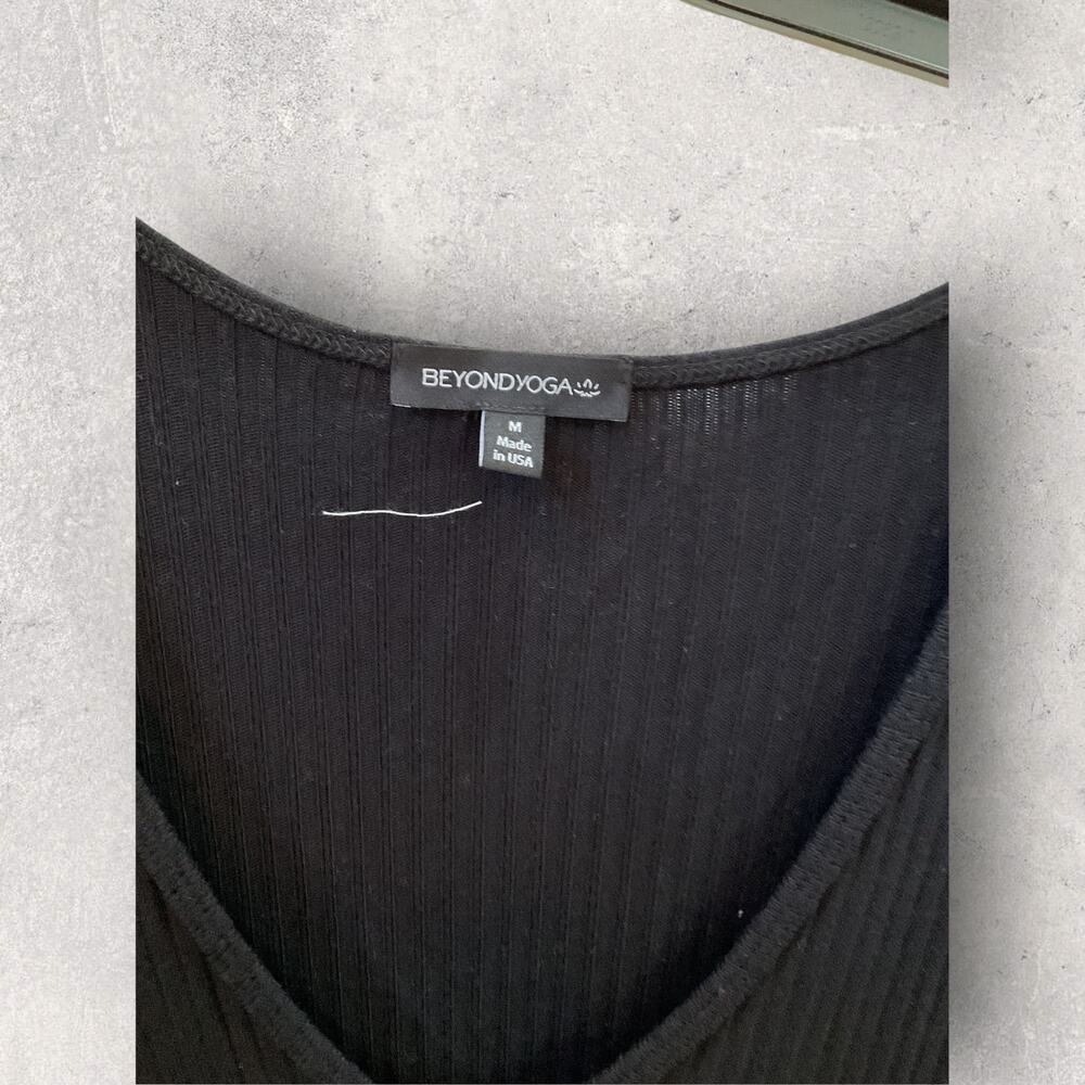 Beyond Yoga Ribbed Jumpsuit Black V-Neck Lounge Athleisure Minimalist Size M - Picture 3 of 11